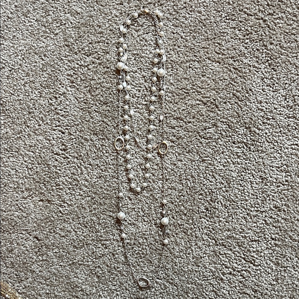Elegant Silver and Pearl Necklace